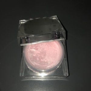 💗BECCA Soft Light Blurring Powder